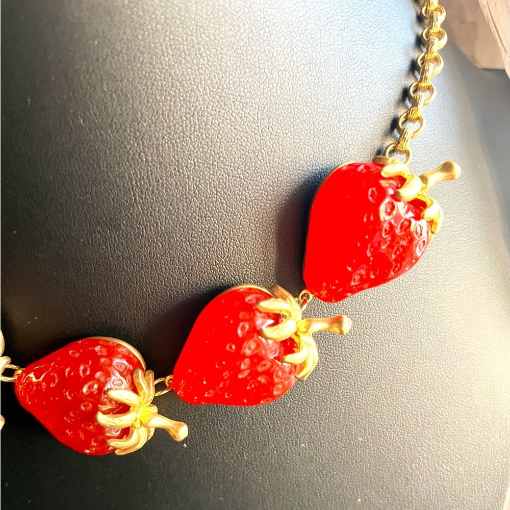 Red Strawberry Choker & Earrings - Picture 4 of 7